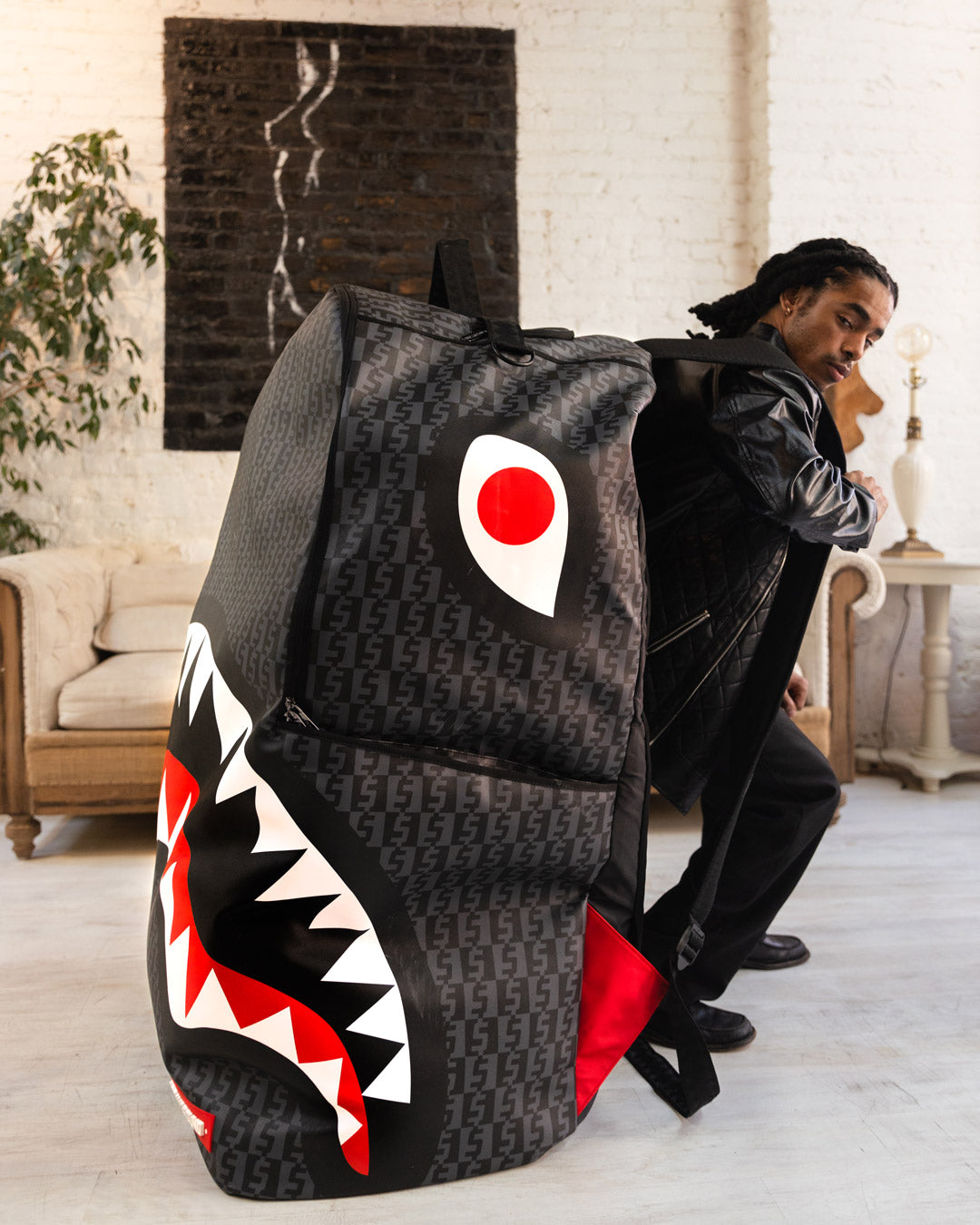 SPRAYGATTI REVV BIGGEST BACKPACK IN THE WORLD