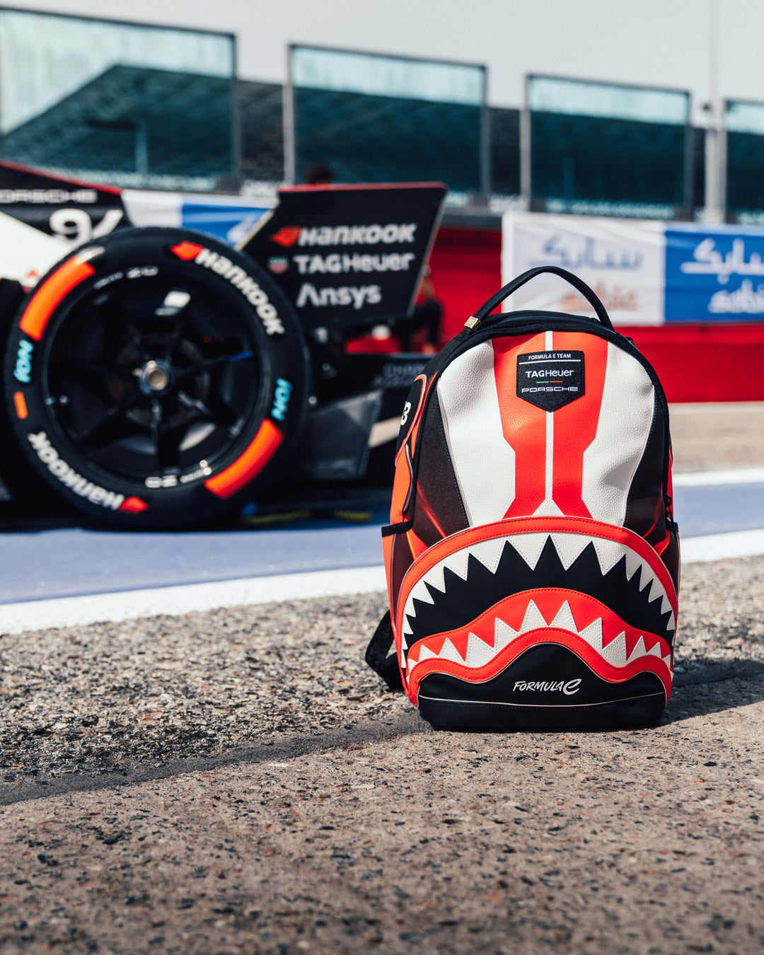 FORMULA-E PORSCHE LED BACKPACK